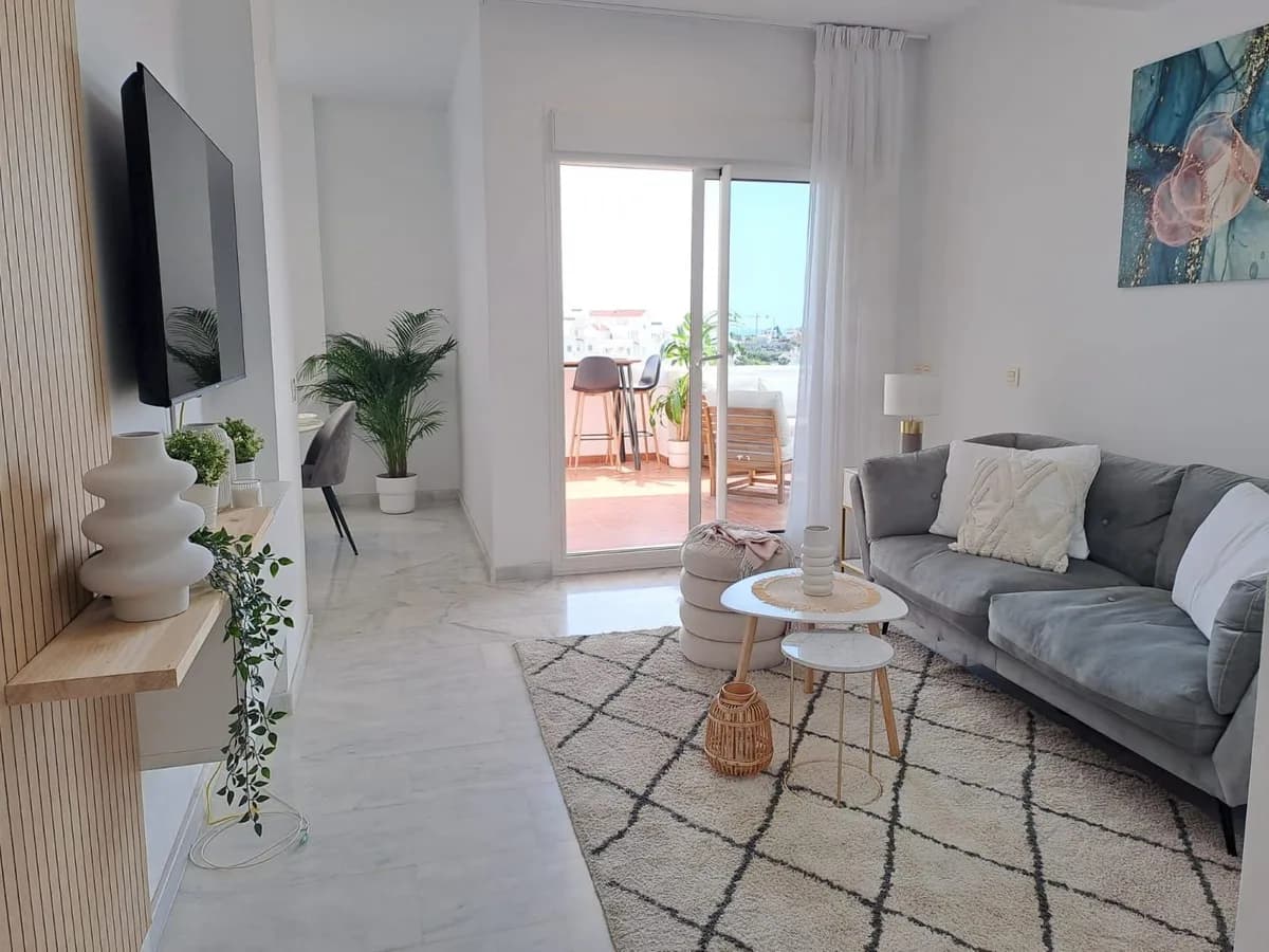 2 Bedroom Middle Floor Apartment for Sale in Valle Romano, Málaga - Image 7