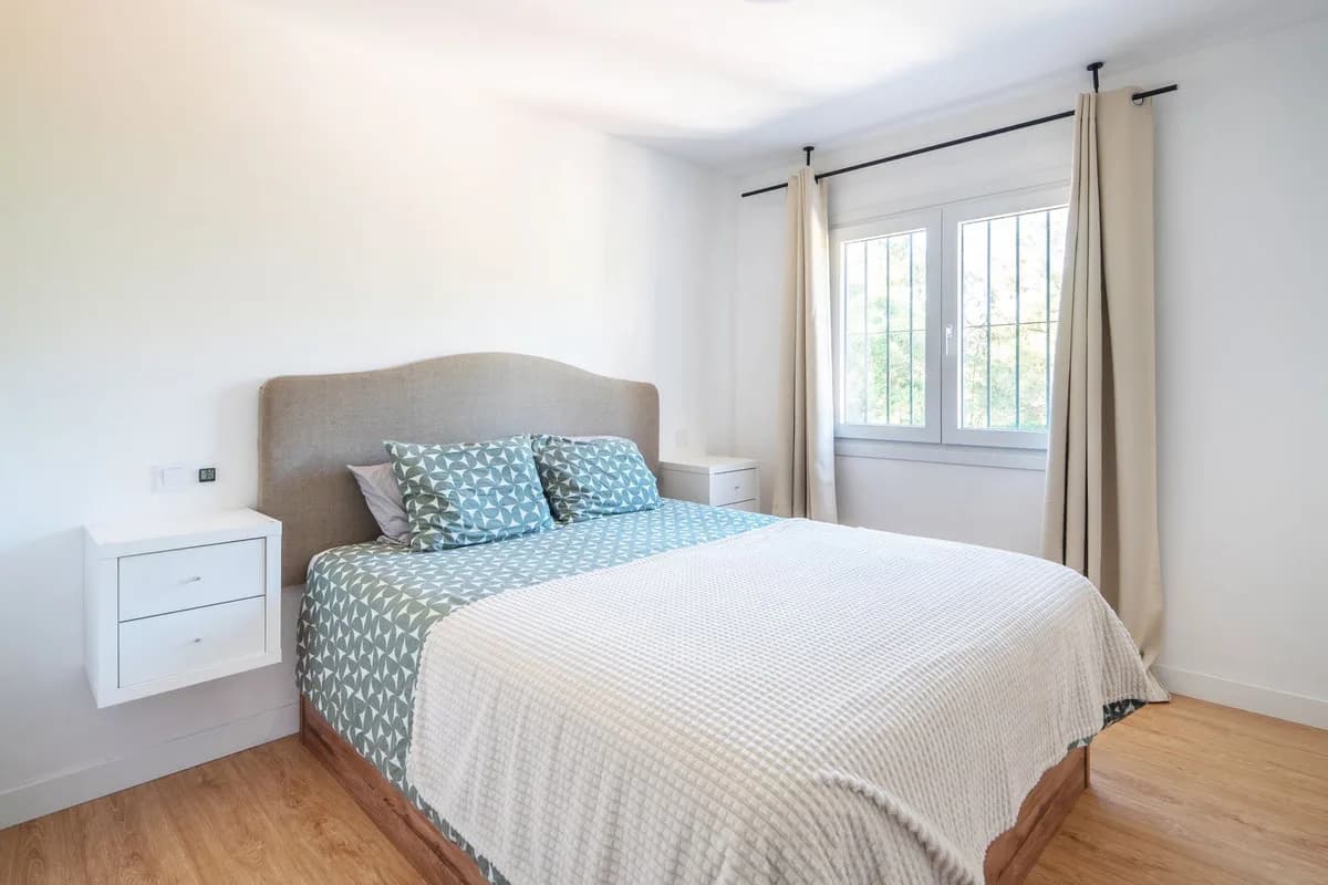 4 Bedroom Townhouse for Sale in Atalaya, Málaga - Image 6