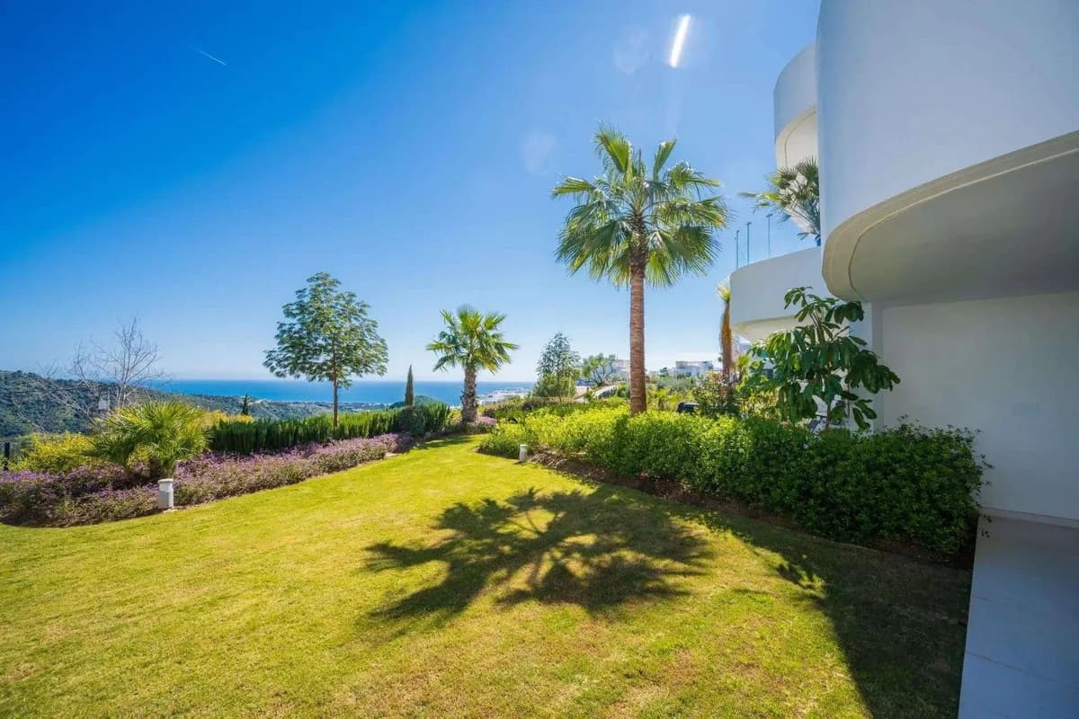 3 Bedroom Ground Floor Apartment for Sale in Marbella, Málaga