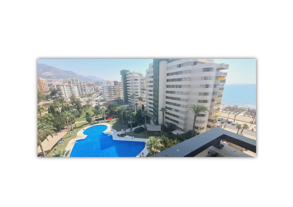 1 Bedroom Middle Floor Apartment for Sale in Fuengirola, Málaga - Image 3