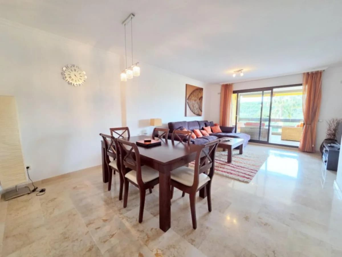 3 Bedroom Ground Floor Apartment for Sale in Casares, Málaga - Image 4