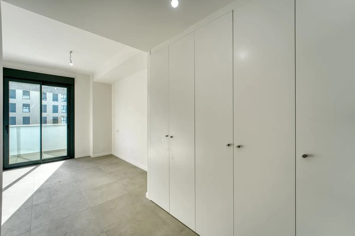 2 Bedroom Middle Floor Apartment for Sale in Torremolinos, Málaga - Image 6