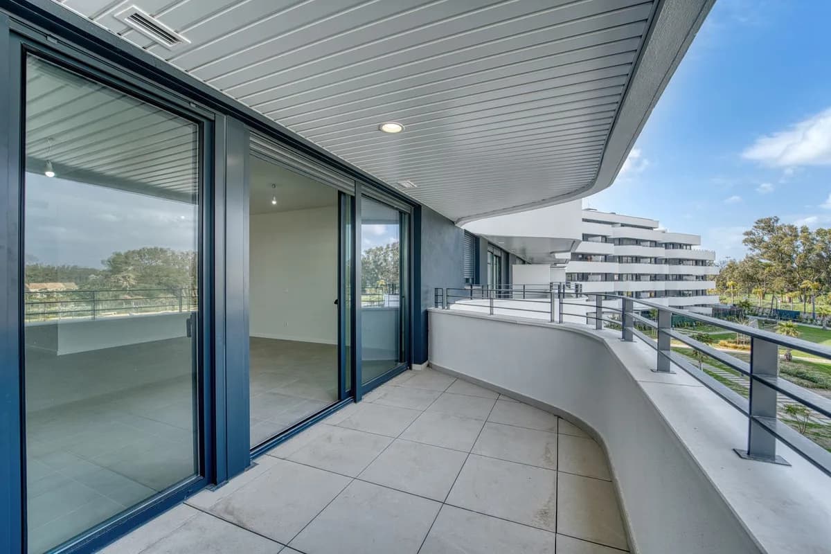 2 Bedroom Middle Floor Apartment for Sale in Torremolinos, Málaga - Image 9