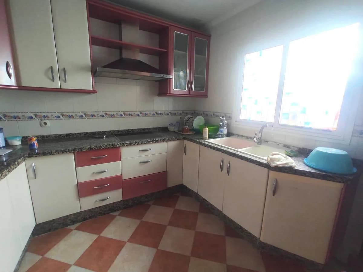 4 Bedroom Townhouse for Sale in Capuchinos, Málaga - Image 2