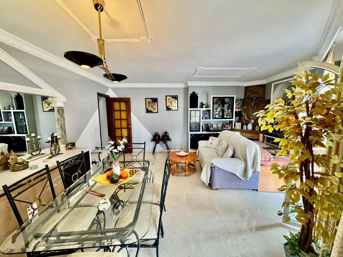3 Bedroom Top Floor Apartment for Sale in Fuengirola, Málaga - Image 5