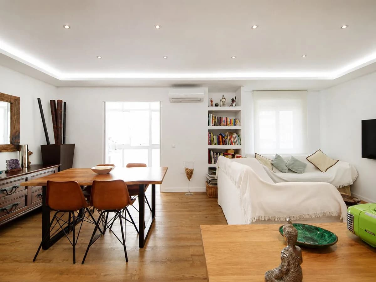2 Bedroom Middle Floor Apartment for Sale in San Pedro de Alcántara, Málaga - Image 5