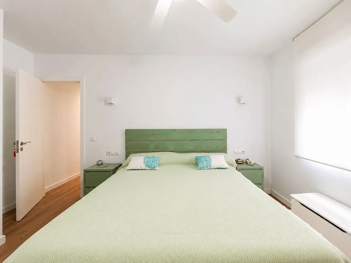 2 Bedroom Middle Floor Apartment for Sale in San Pedro de Alcántara, Málaga - Image 6
