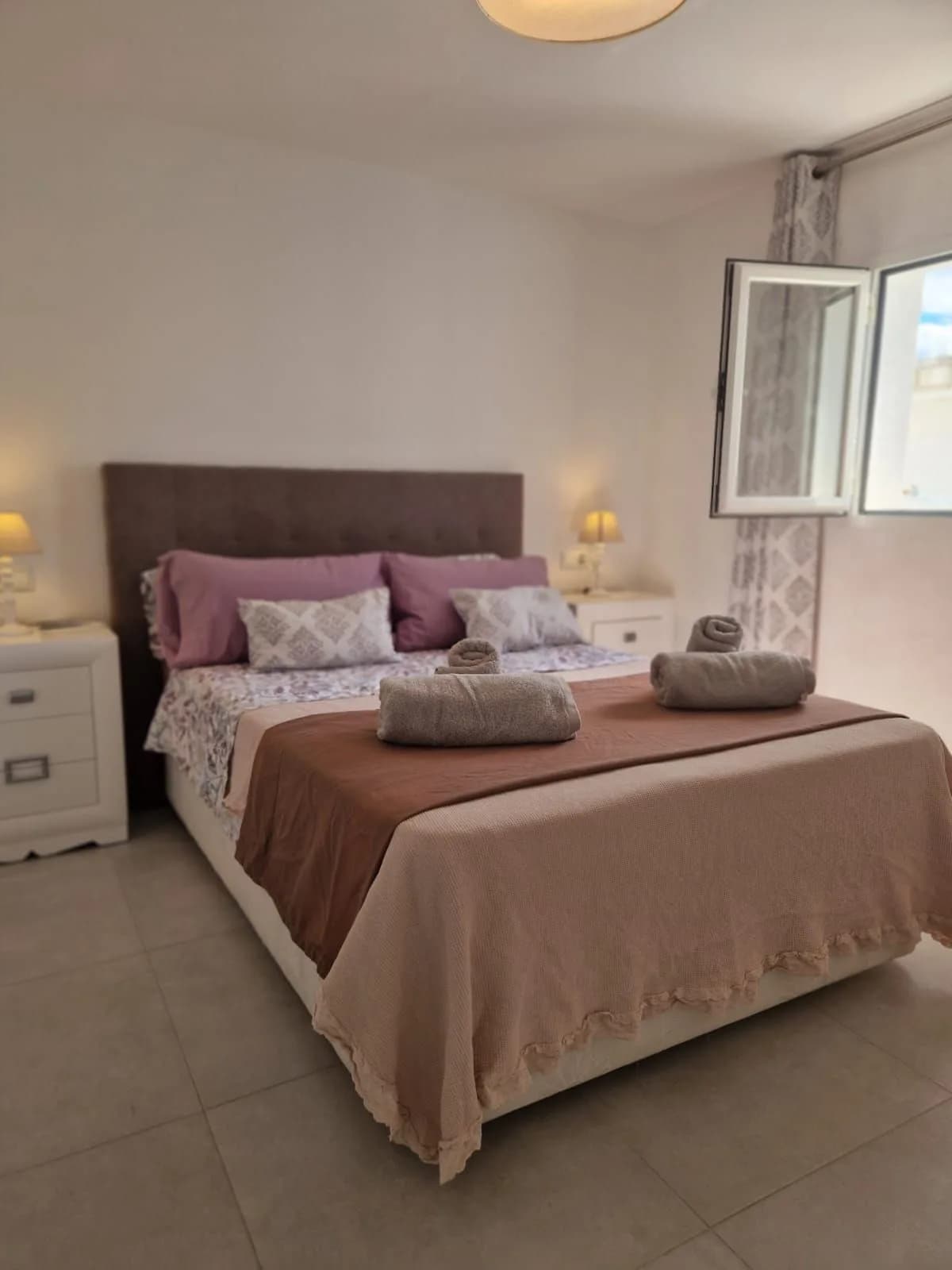 1 Bedroom Top Floor Apartment for Sale in Estepona, Málaga - Image 8