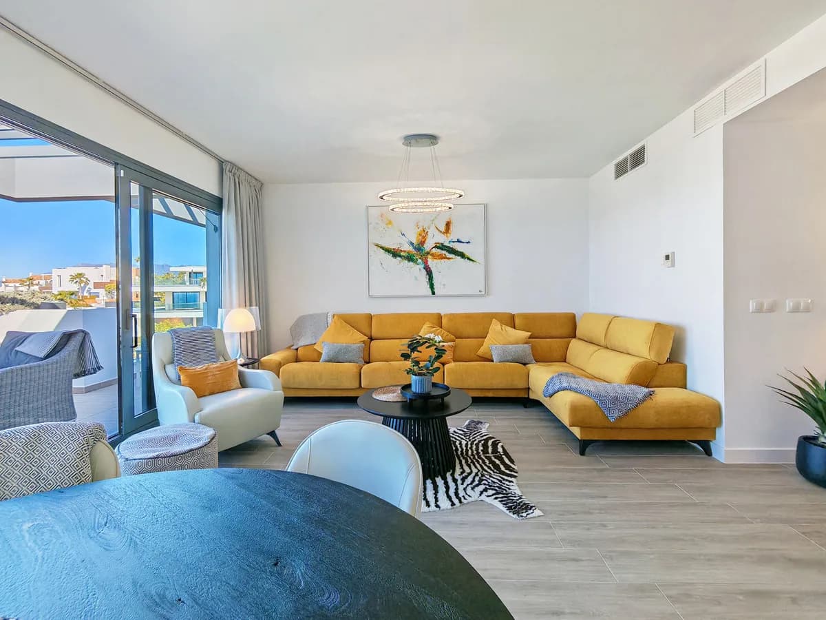 3 Bedroom Penthouse for Sale in Cabopino, Málaga - Image 8