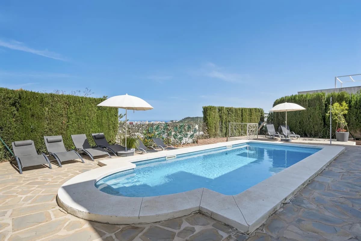5 Bedroom Detached Villa for Sale in Cerros del Aguila, Málaga