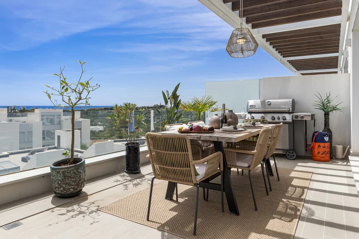 2 Bedroom Penthouse for Sale in Cancelada, Málaga - Image 2