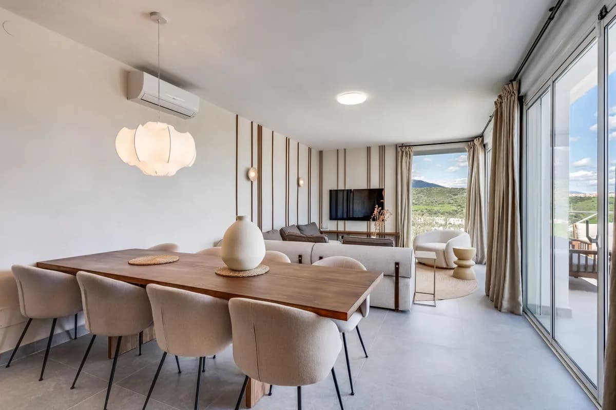 4 Bedroom Detached Villa for Sale in Estepona, Málaga - Image 6