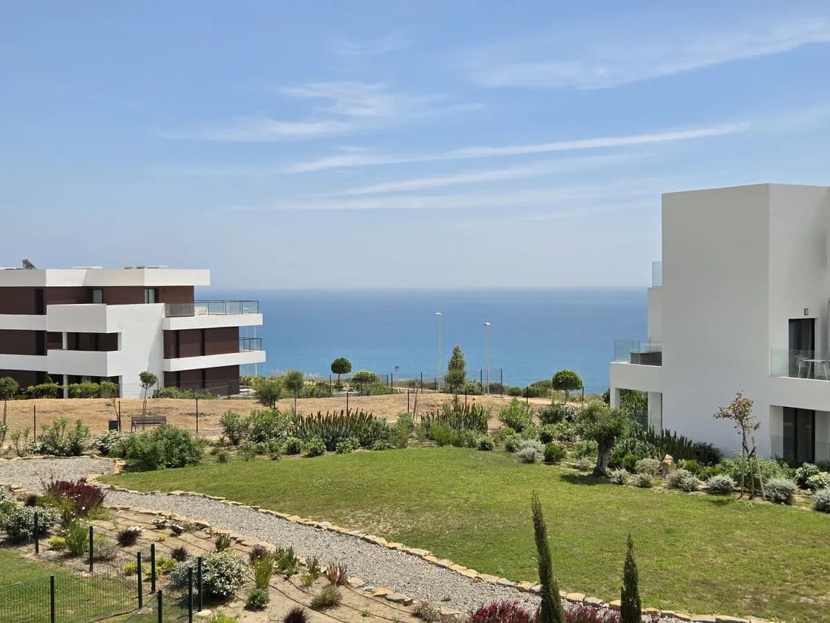 3 Bedroom Middle Floor Apartment for Sale in Estepona, Málaga