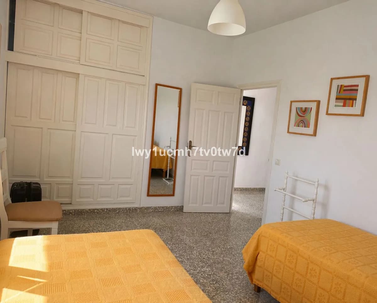 4 Bedroom Detached Villa for Sale in Churriana, Málaga - Image 8
