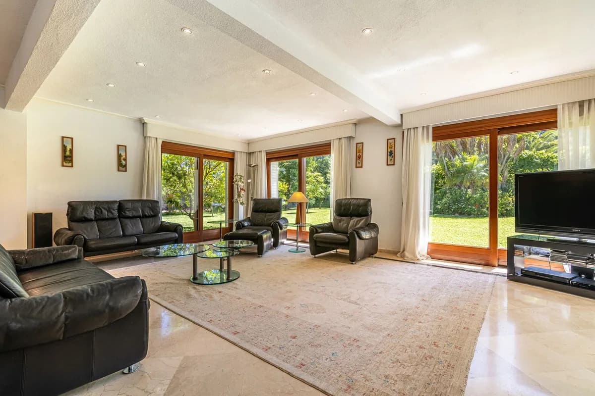 5 Bedroom Detached Villa for Sale in New Golden Mile, Málaga - Image 7