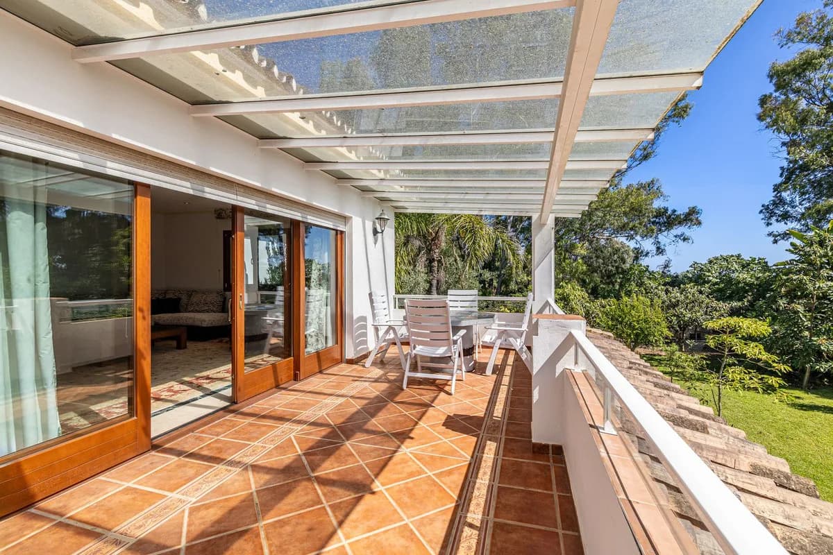 5 Bedroom Detached Villa for Sale in New Golden Mile, Málaga - Image 8