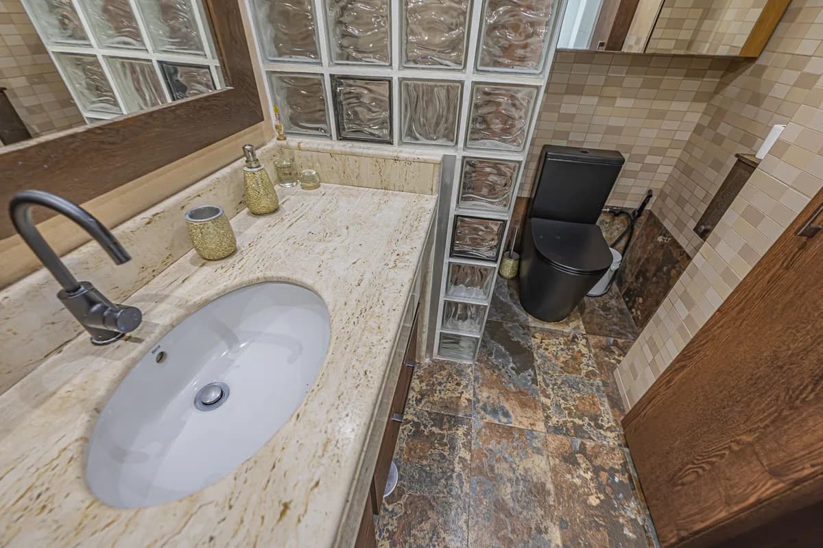 1 Bedroom Penthouse for Sale in The Golden Mile, Málaga - Image 9