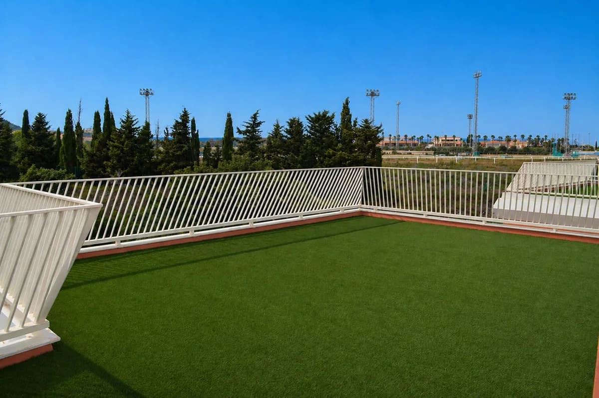 3 Bedroom Top Floor Apartment for Sale in La Cala de Mijas, Málaga - Image 2