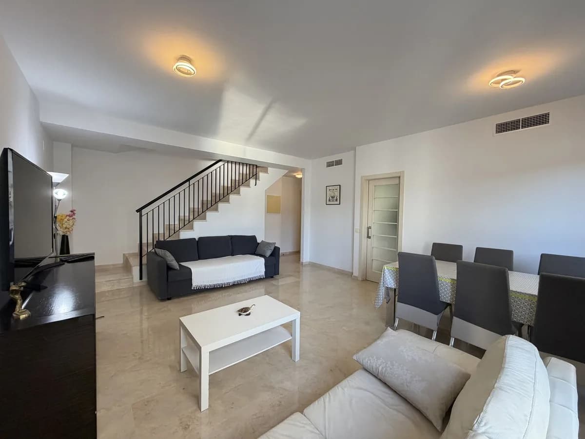 3 Bedroom Ground Floor Apartment for Sale in Estepona, Málaga - Image 5
