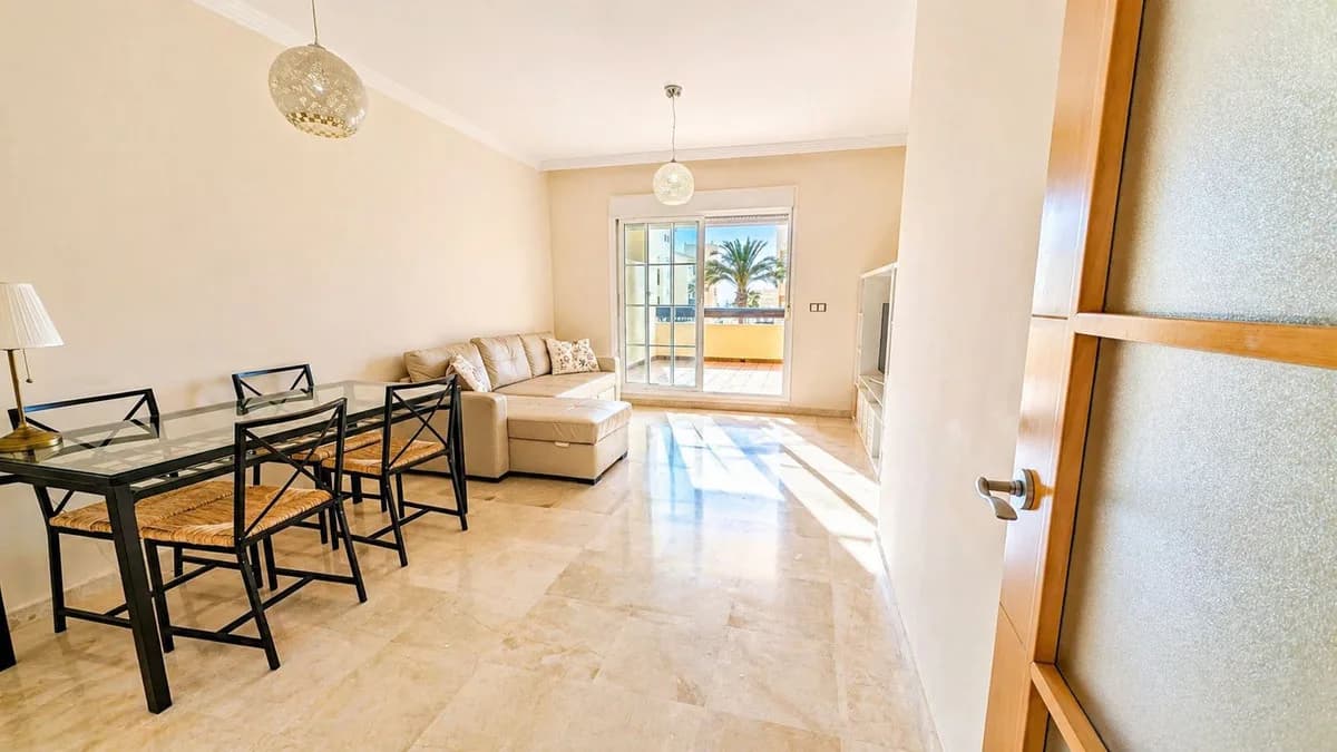 2 Bedroom Middle Floor Apartment for Sale in Manilva, Málaga - Image 3