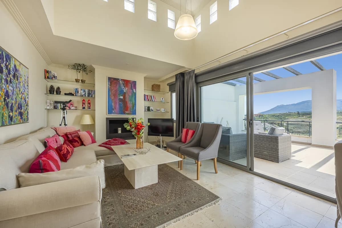3 Bedroom Penthouse for Sale in Benahavís, Málaga - Image 6