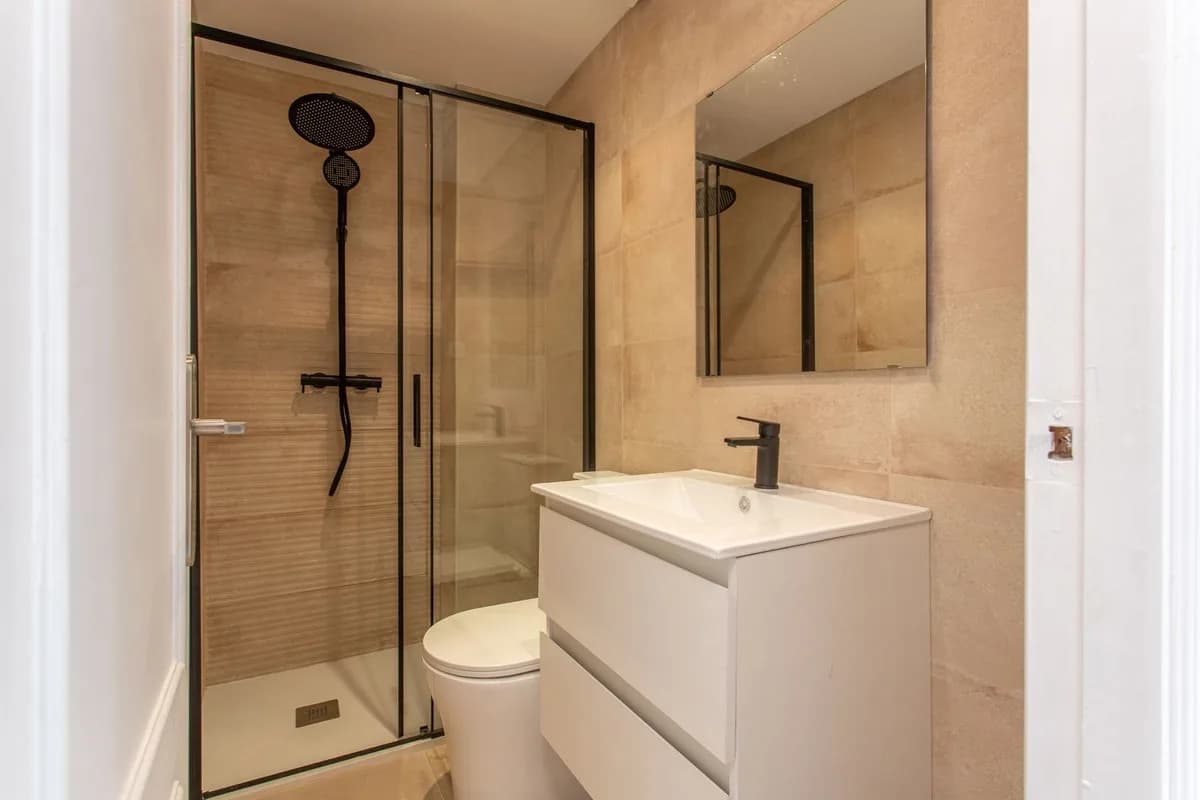 2 Bedroom Top Floor Apartment for Sale in Riviera del Sol, Málaga - Image 9
