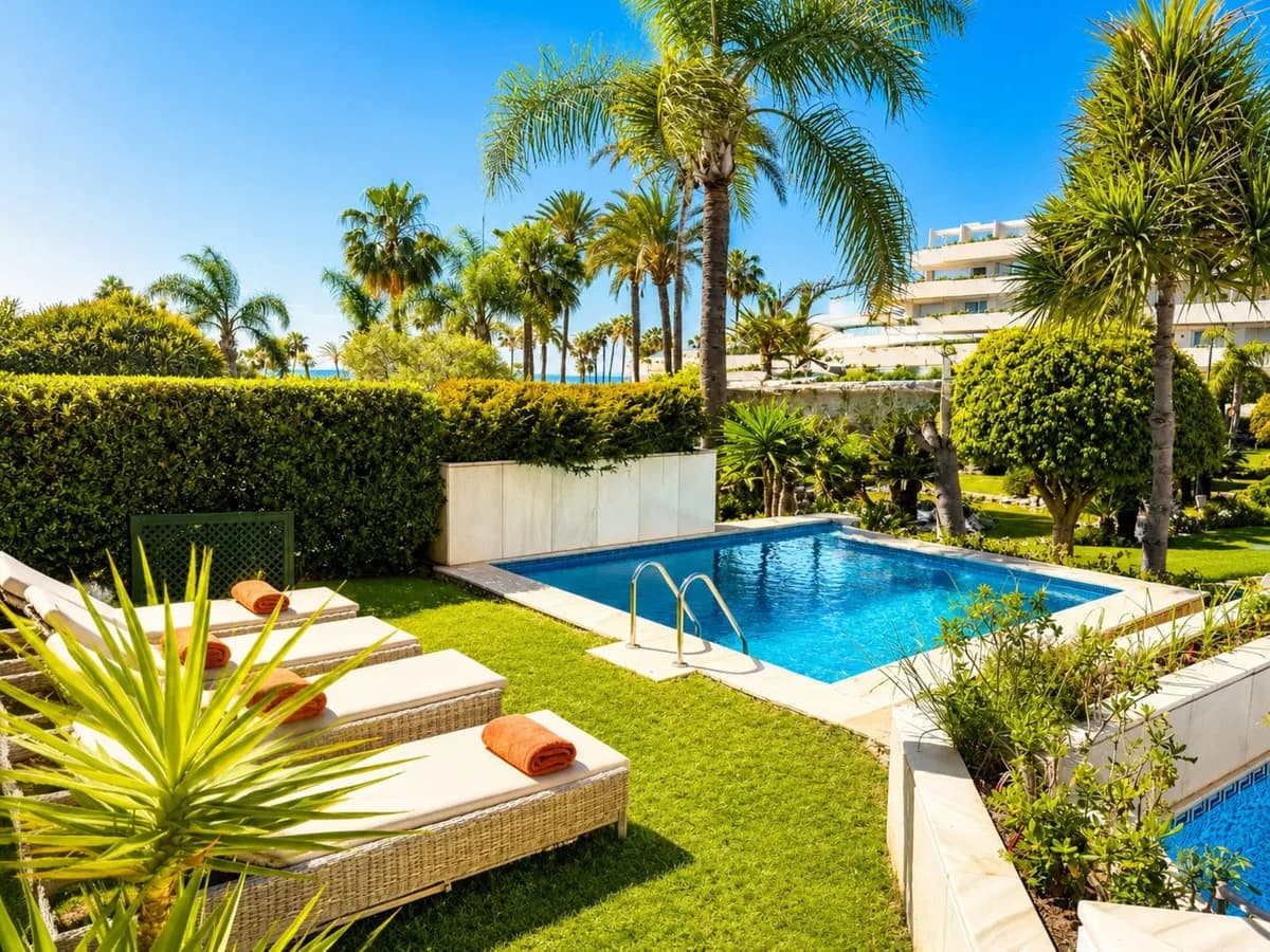 3 Bedroom Ground Floor Apartment for Sale in Puerto Banús, Málaga