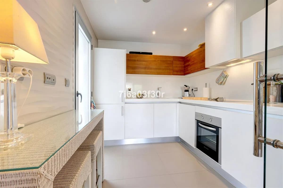 3 Bedroom Penthouse for Sale in San Pedro de Alcántara, Málaga - Image 9