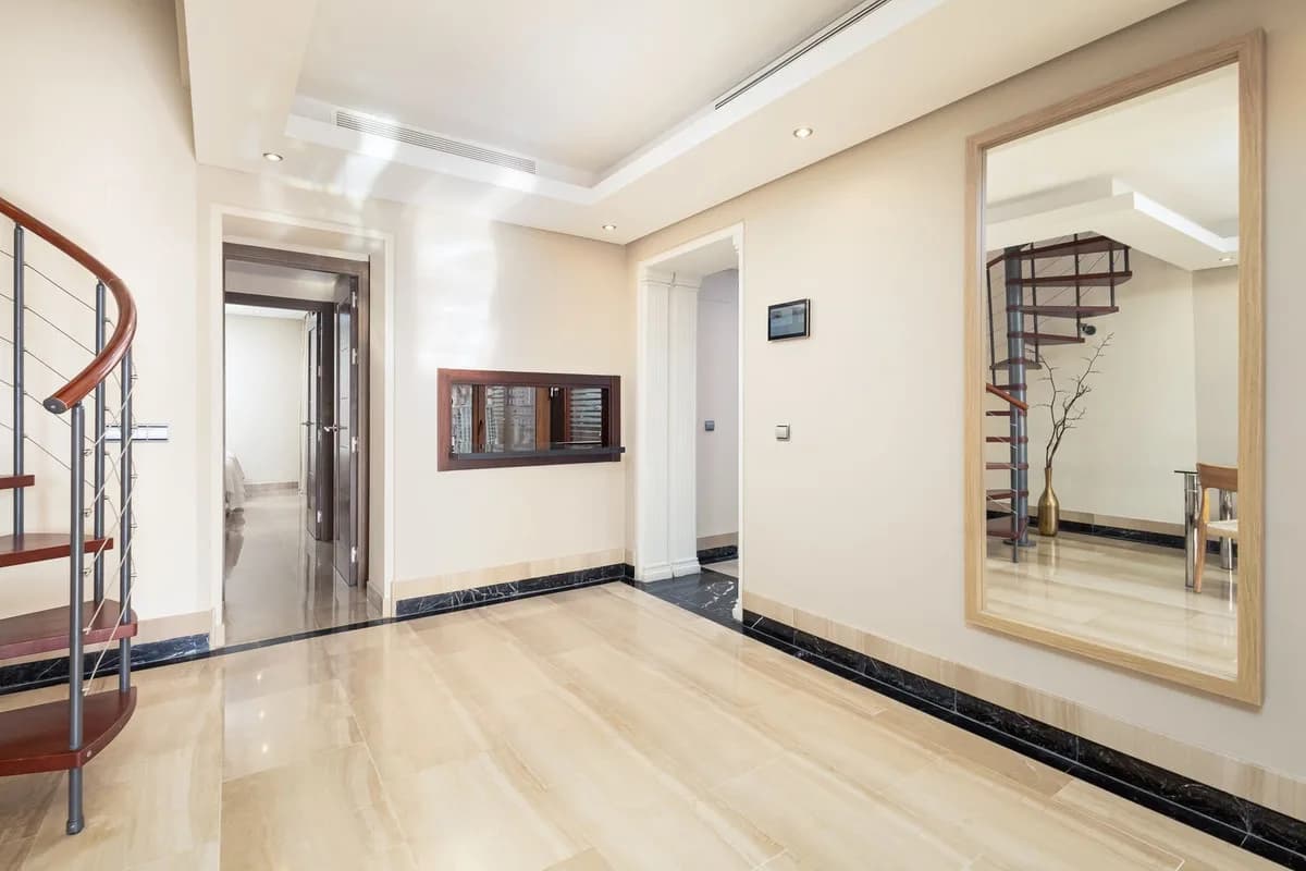 4 Bedroom Penthouse Duplex for Sale in Estepona, Málaga - Image 4