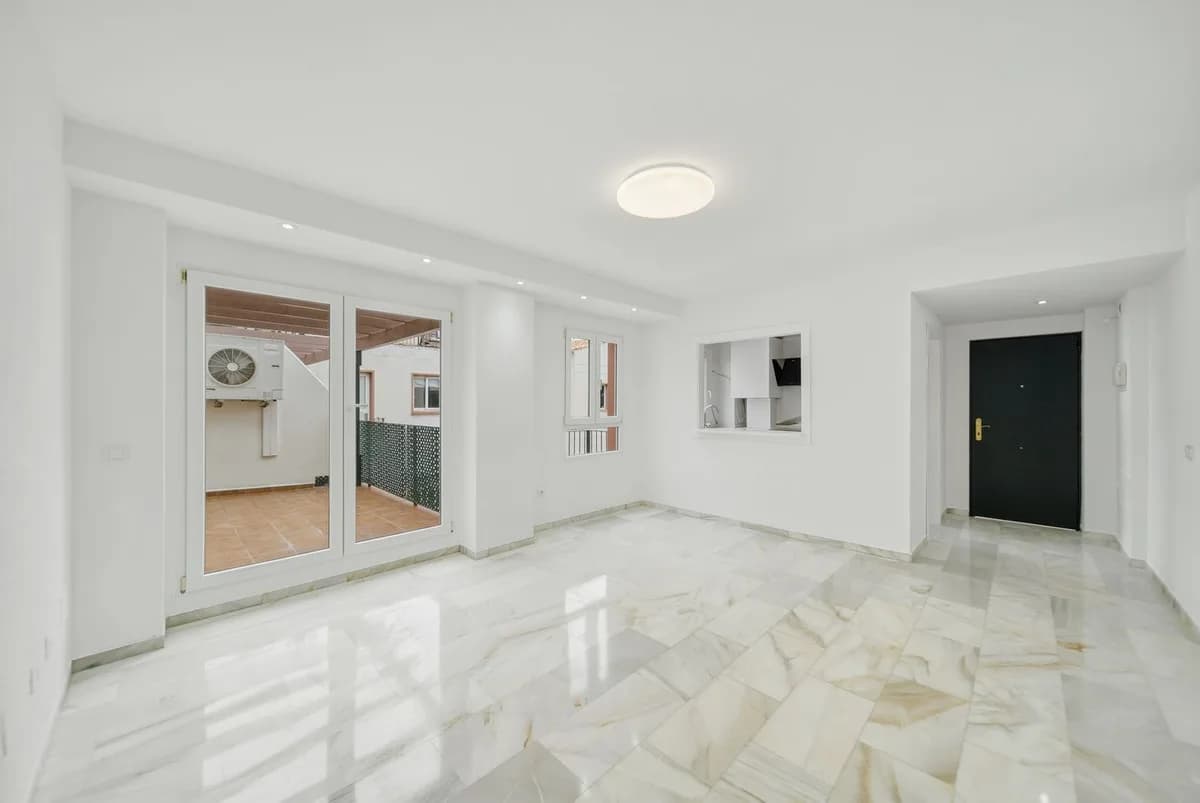 3 Bedroom Penthouse Duplex for Sale in Benalmadena Costa, Málaga - Image 6