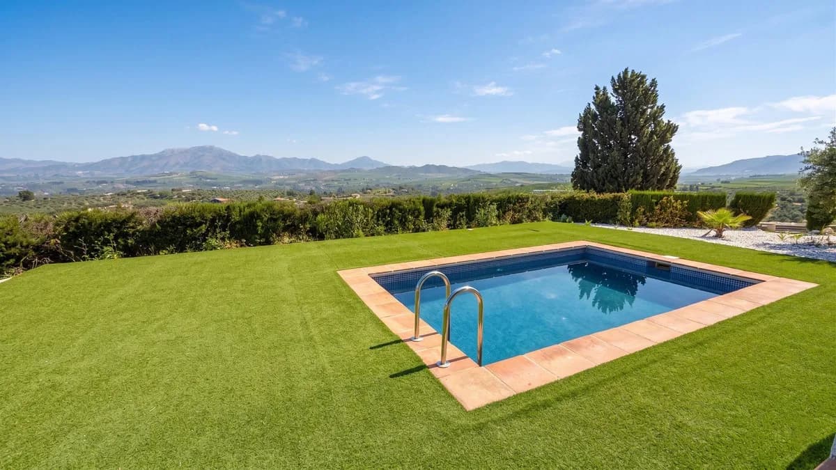 2 Bedroom Finca - Cortijo for Sale in Coín, Málaga - Image 2