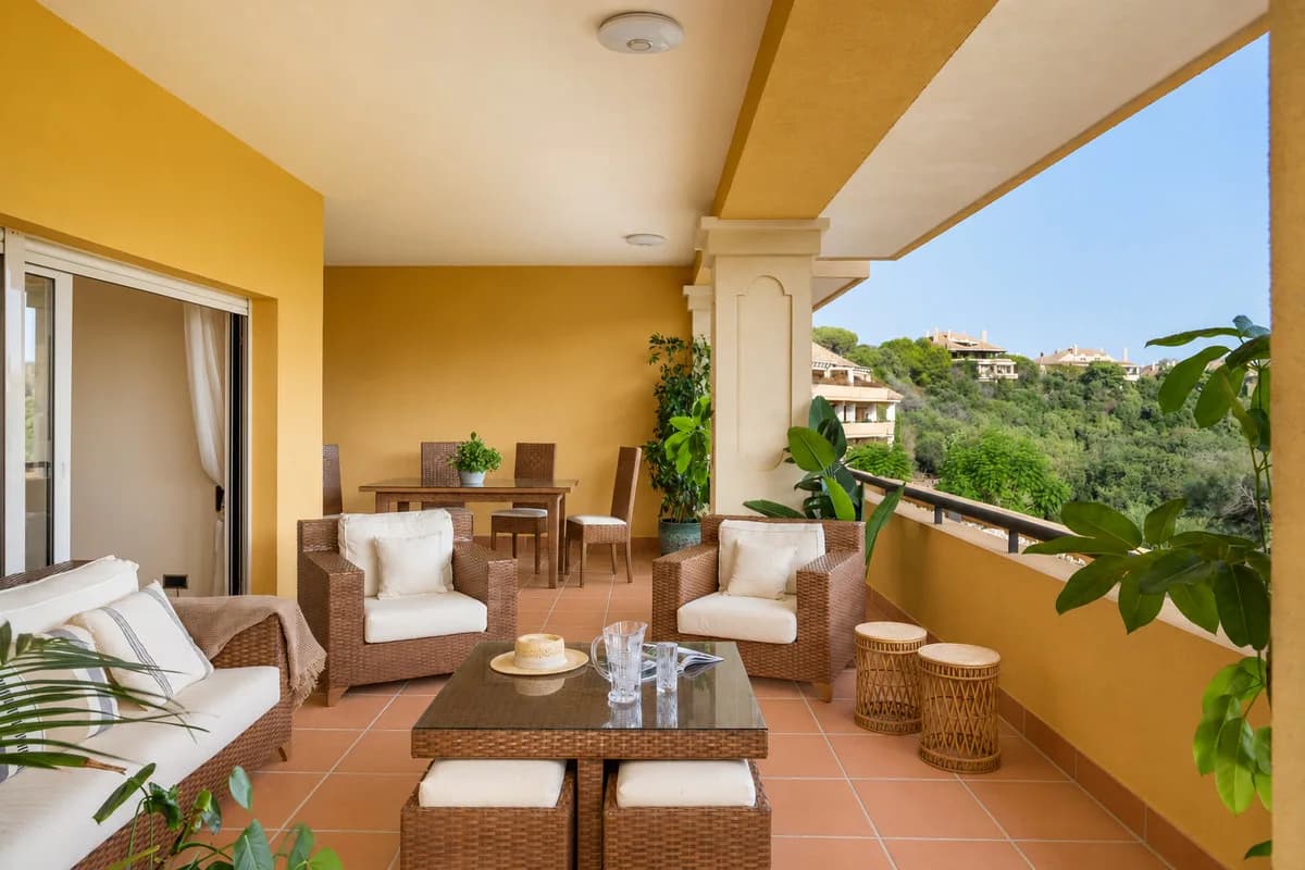3 Bedroom Ground Floor Apartment for Sale in Sotogrande Alto, Cádiz - Image 2
