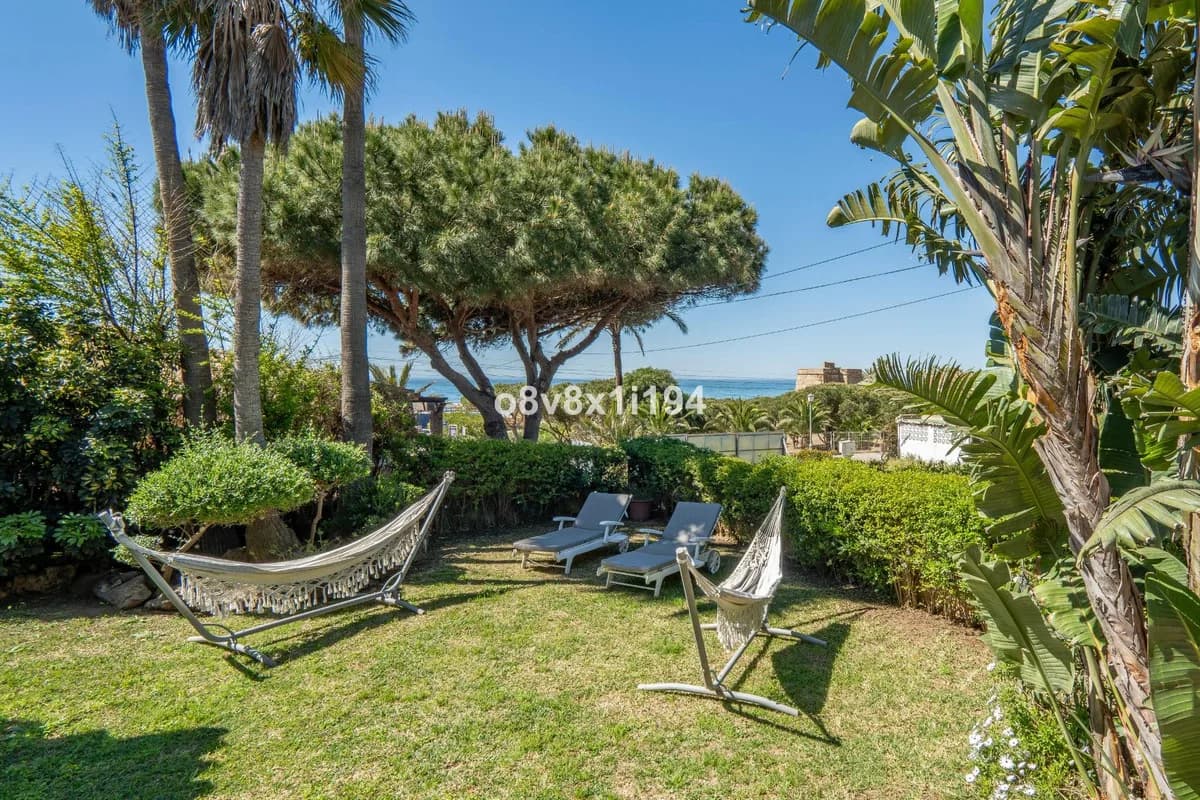 2 Bedroom Detached Villa for Sale in Marbella, Málaga - Image 2