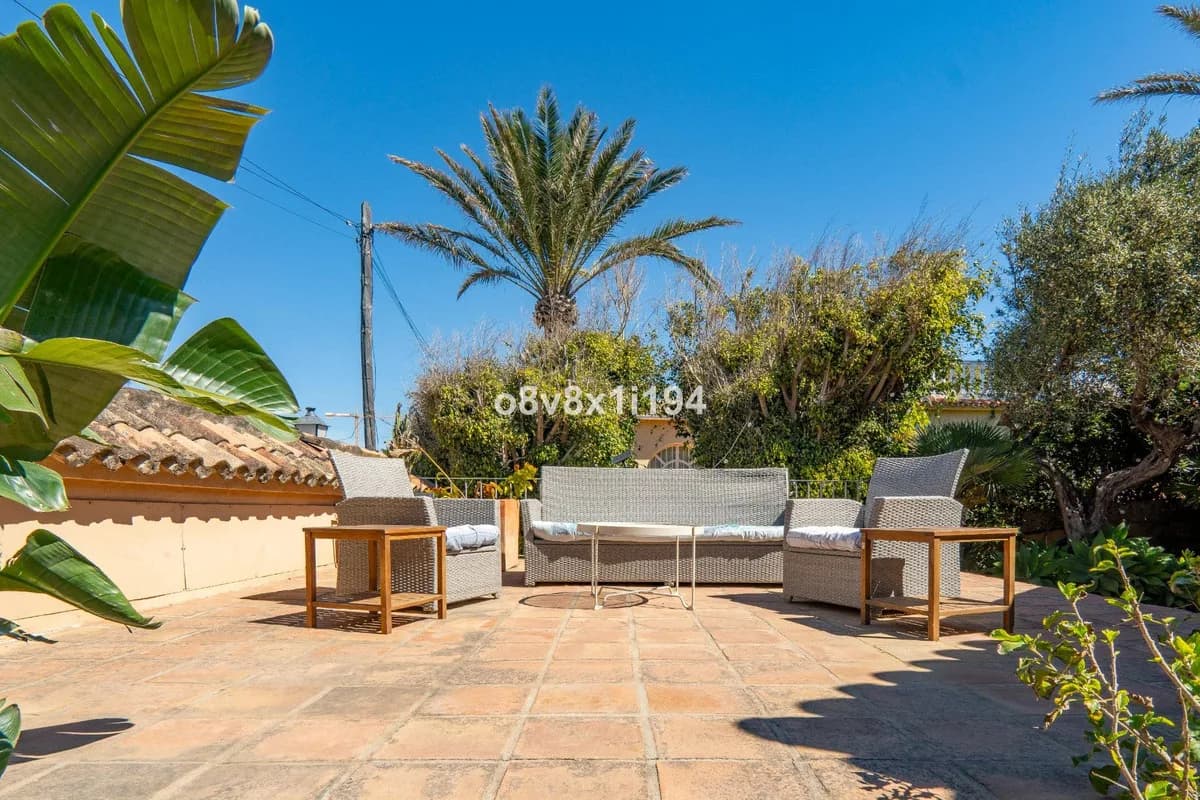 2 Bedroom Detached Villa for Sale in Marbella, Málaga - Image 5