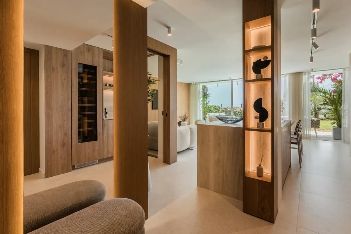 4 Bedroom Ground Floor Apartment for Sale in Aloha, Málaga - Image 3