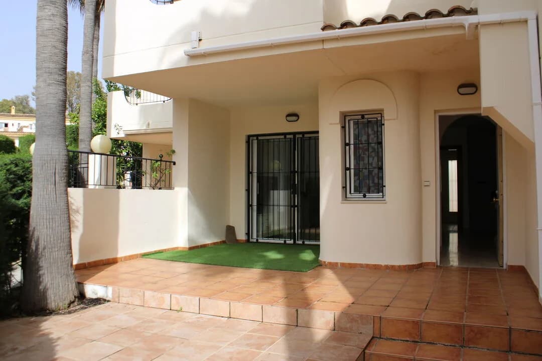 3 Bedroom Townhouse for Sale in Marbella, Málaga - Image 5