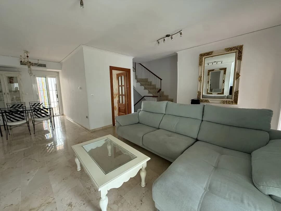 3 Bedroom Townhouse for Sale in Marbella, Málaga - Image 9
