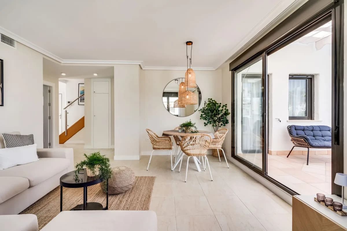 2 Bedroom Penthouse for Sale in Estepona, Málaga - Image 5