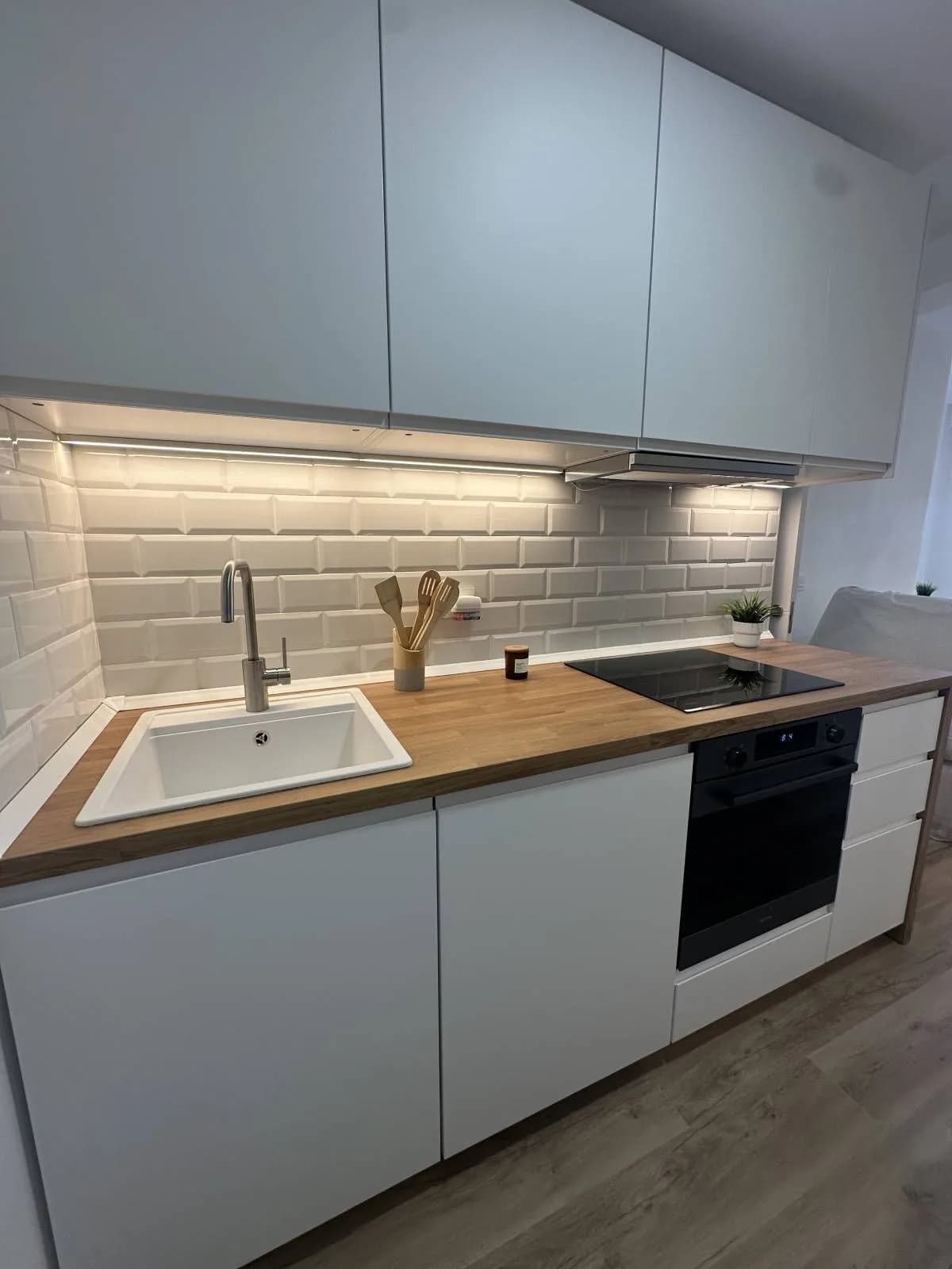 2 Bedroom Middle Floor Apartment for Sale in Arroyo de la Miel, Málaga - Image 4