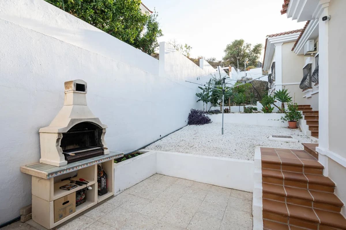 5 Bedroom Detached Villa for Sale in Alhaurín el Grande, Málaga - Image 5