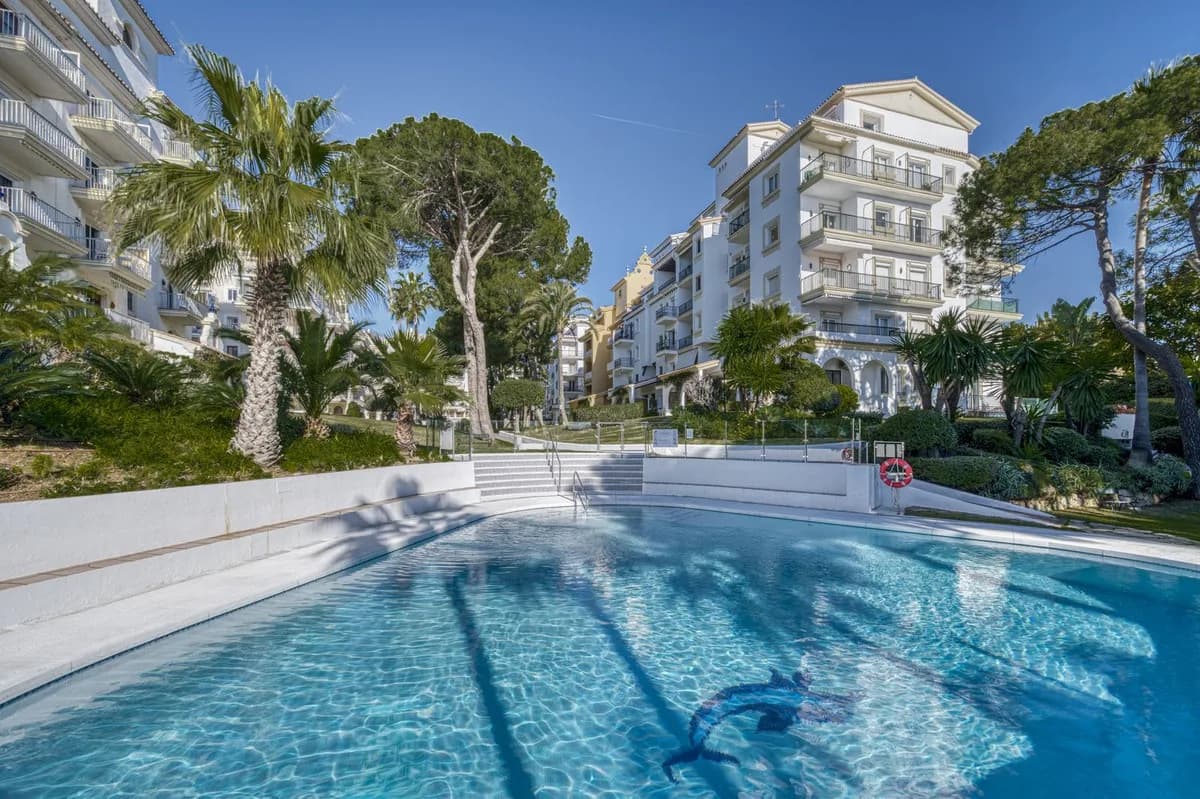 3 Bedroom Ground Floor Apartment for Sale in Puerto Banús, Málaga
