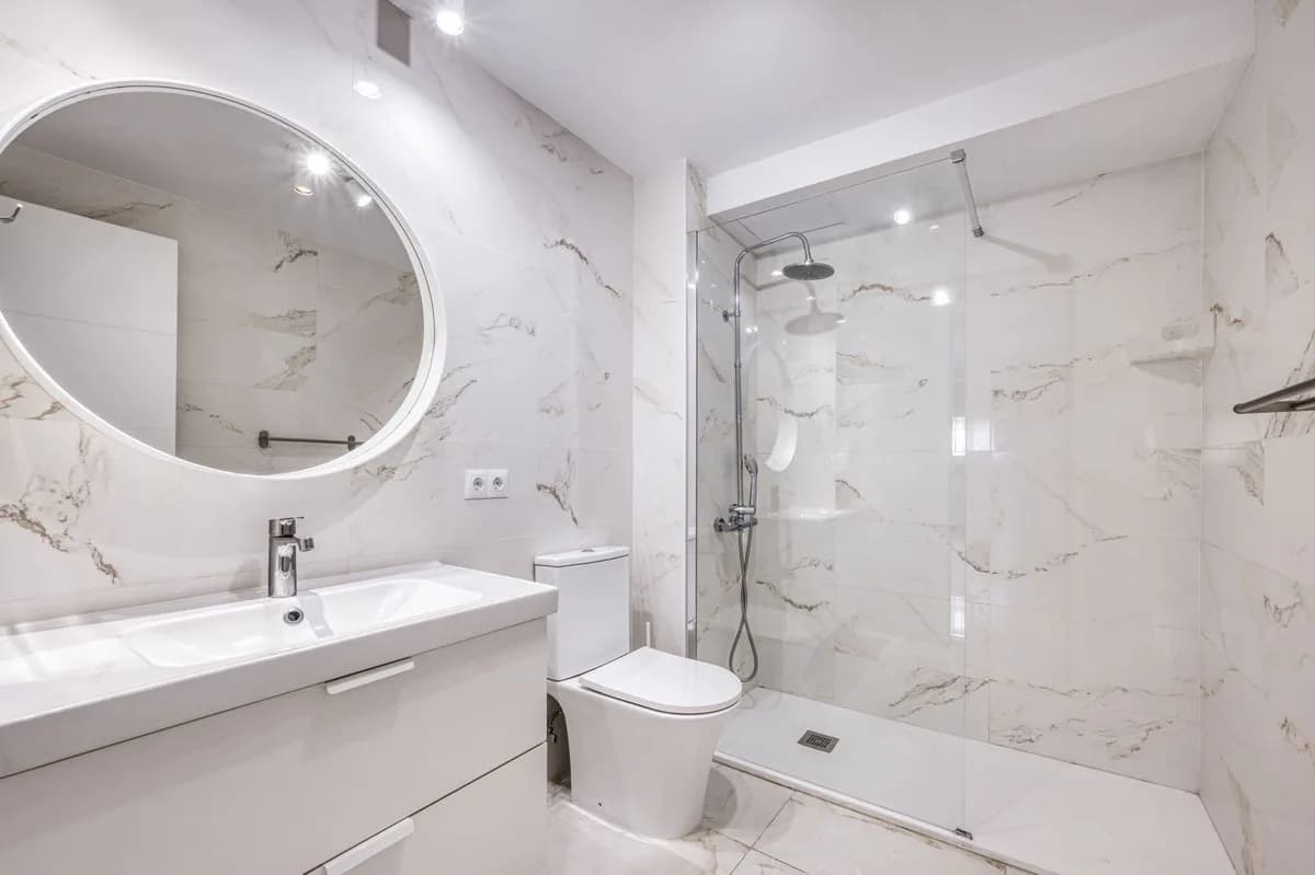 3 Bedroom Ground Floor Apartment for Sale in Puerto Banús, Málaga - Image 7