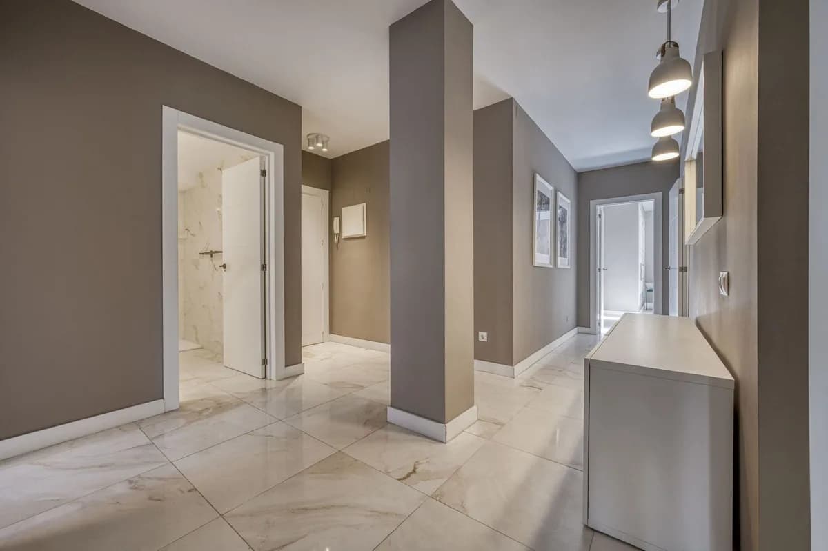 3 Bedroom Ground Floor Apartment for Sale in Puerto Banús, Málaga - Image 8