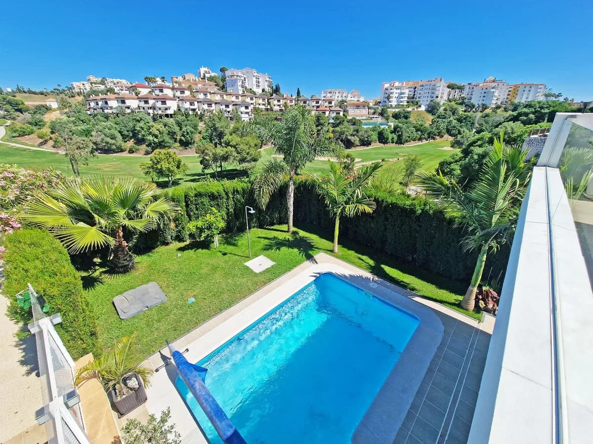 3 Bedroom Semi-Detached House for Sale in Riviera del Sol, Málaga - Image 2