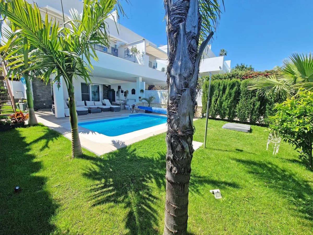 3 Bedroom Semi-Detached House for Sale in Riviera del Sol, Málaga - Image 7