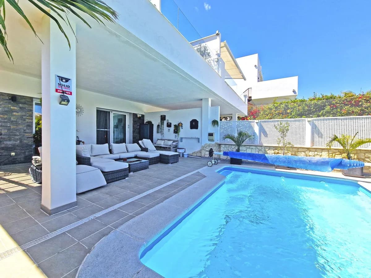 3 Bedroom Semi-Detached House for Sale in Riviera del Sol, Málaga - Image 8