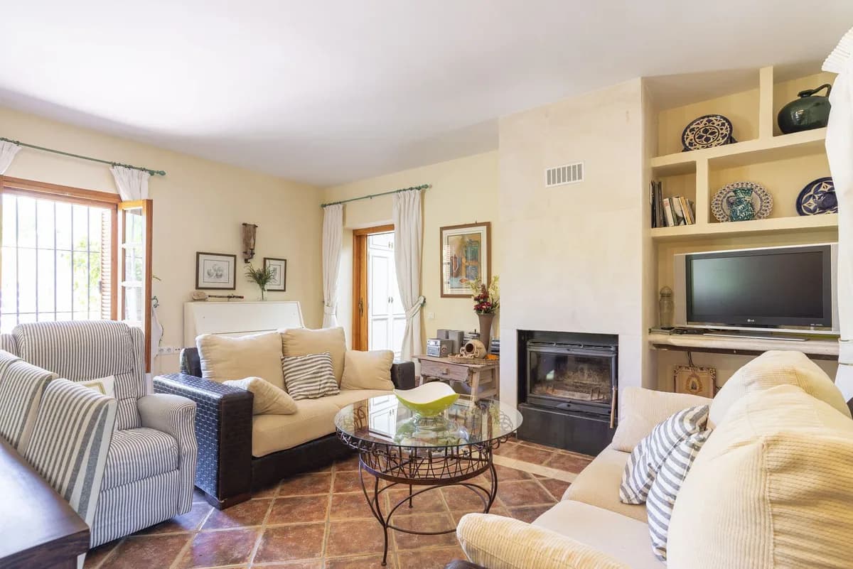 4 Bedroom Finca - Cortijo for Sale in Coín, Málaga - Image 6