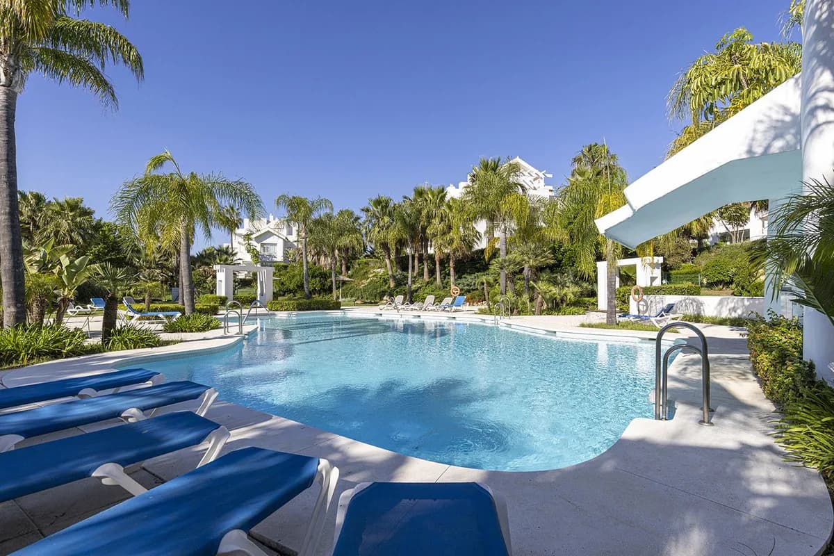 2 Bedroom Penthouse for Sale in Casares, Málaga