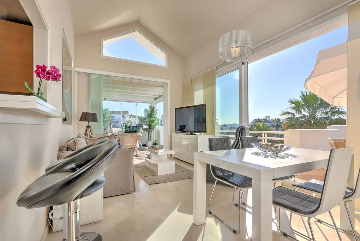 2 Bedroom Penthouse for Sale in Casares, Málaga - Image 2