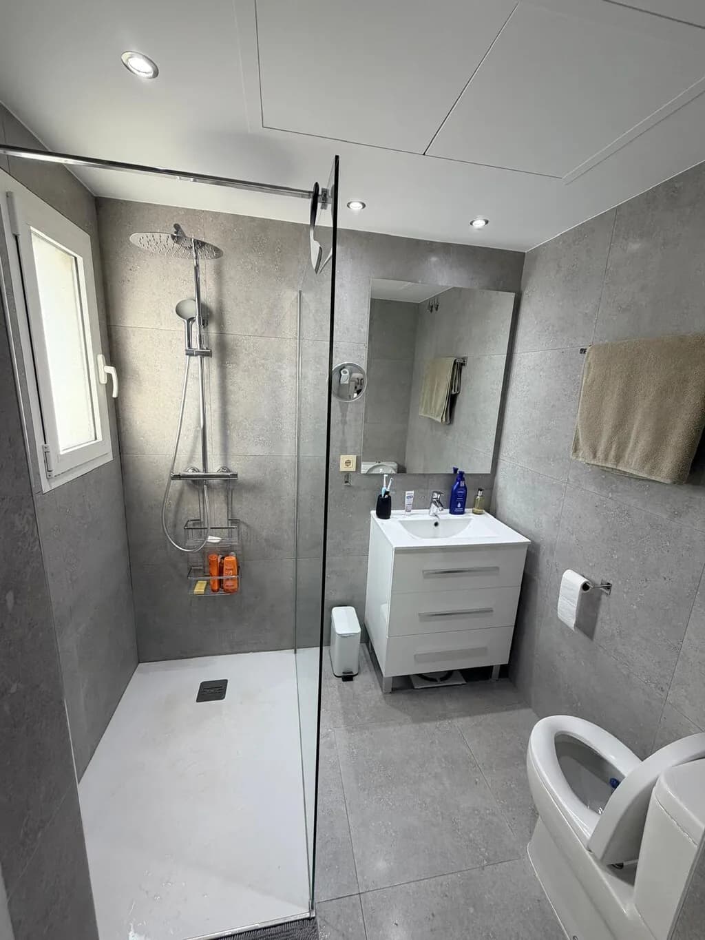2 Bedroom Penthouse for Sale in Estepona, Málaga - Image 5